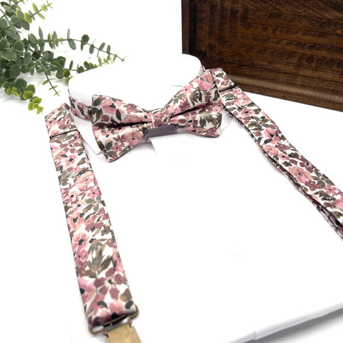 Dusty Pink Floral Bow Tie Suspenders Set with Pocket Square, Blush Wedding Suspenders, Groomsmen Outfit, Boho Rustic Wedding