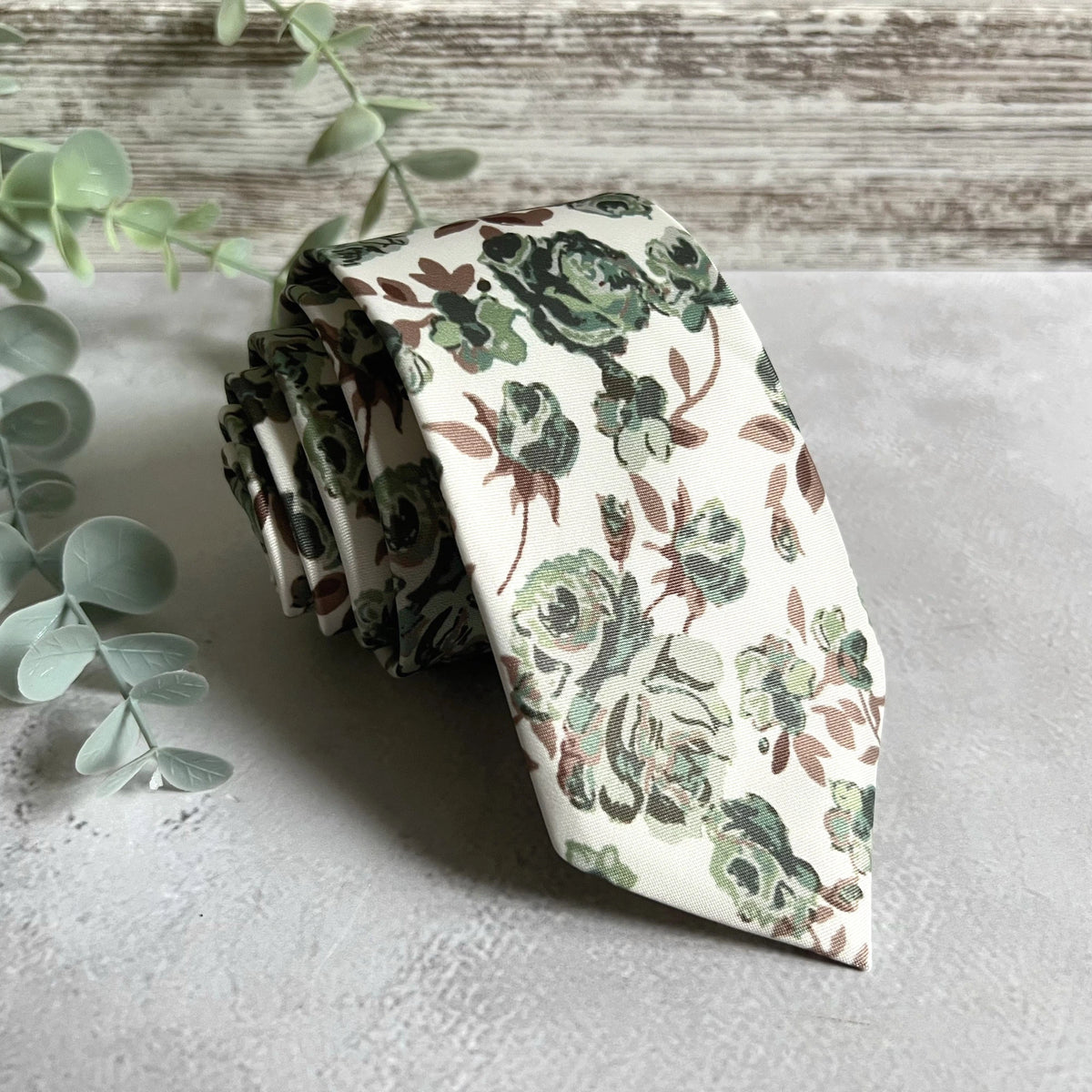 Sage Green Floral Tie and Pocket Square, Rustic Wedding Necktie Set, Boho Garden Groomsmen Tie