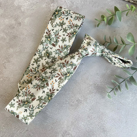 Floral Sage Green Necktie on İvory Background, Wedding Necktie Set