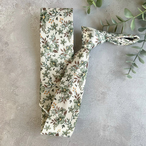 Floral Sage Green Necktie on İvory Background, Wedding Necktie Set