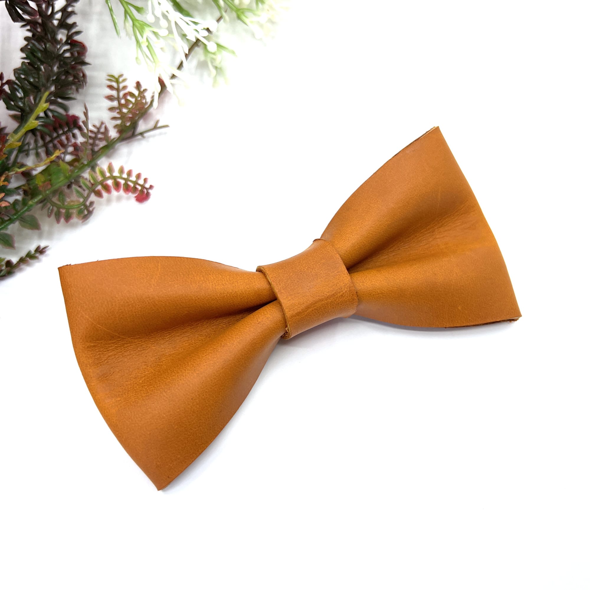 Crazy Leather Tan Bow Tie / Tan Leather Bow Tie / Leather Bow Tie / Groom Bow Tie / Genuine Leather Bow Tie / Wedding Bow Tie /