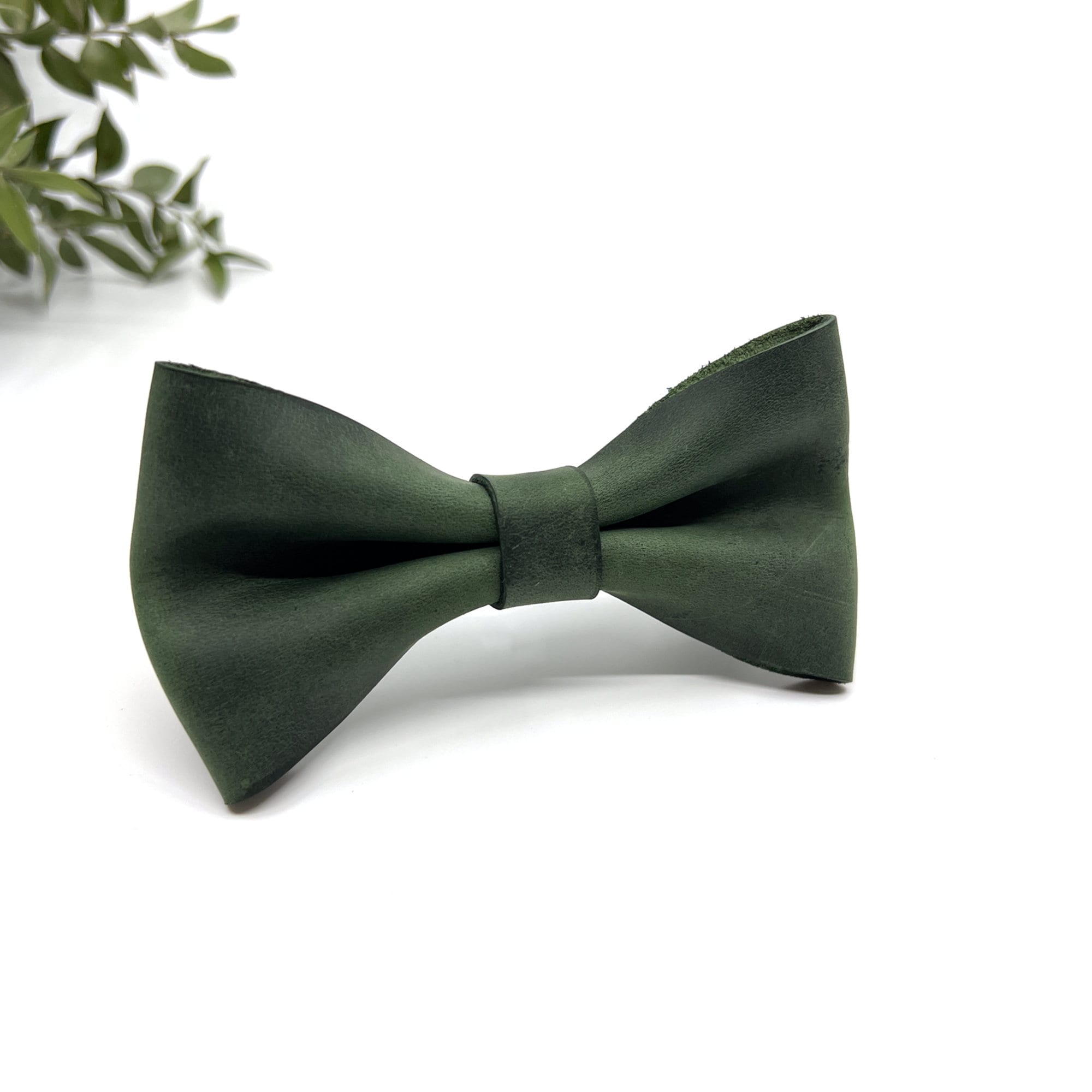 Crazy Green Leather Bow Tie / Green Leather Bow Tie / Leather Bow Tie / Groom Bow Tie / Genuine Leather Bow Tie / Wedding Bow Tie /