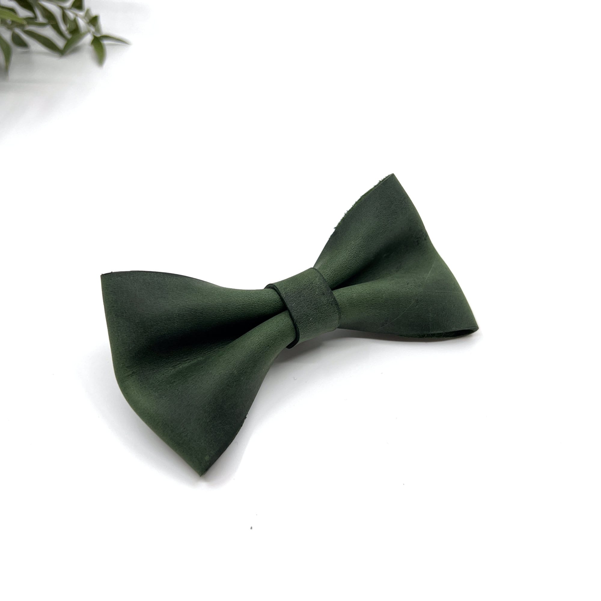 Crazy Green Leather Bow Tie / Green Leather Bow Tie / Leather Bow Tie / Groom Bow Tie / Genuine Leather Bow Tie / Wedding Bow Tie /