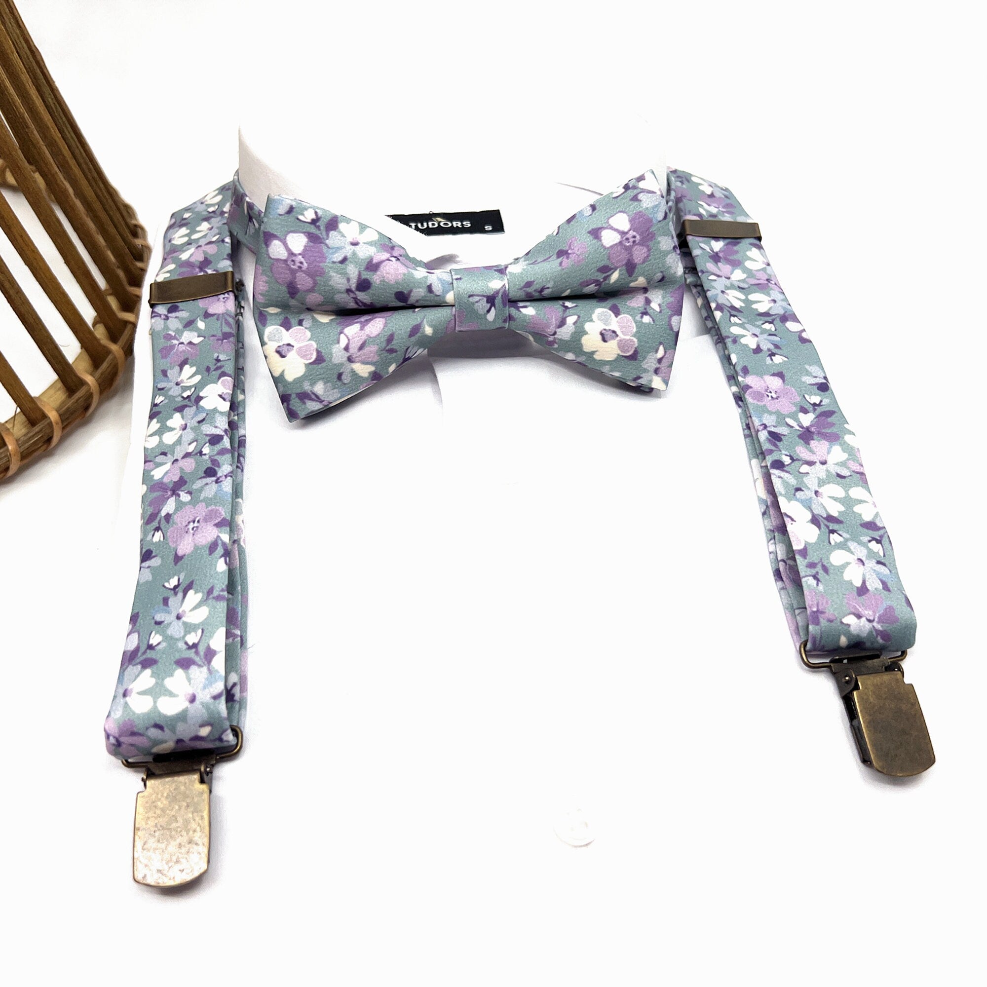 Floral Purple Lilac Bow Ties Suspenders Set / Wedding Lilac Set / Flower Suspenders & Bow Tie / Mens Tie / Groomsmen Gift/ Wedding Bowtie